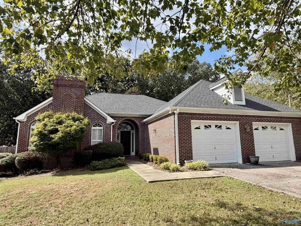 206 Cumberland Lane, Rainbow City, AL 35906