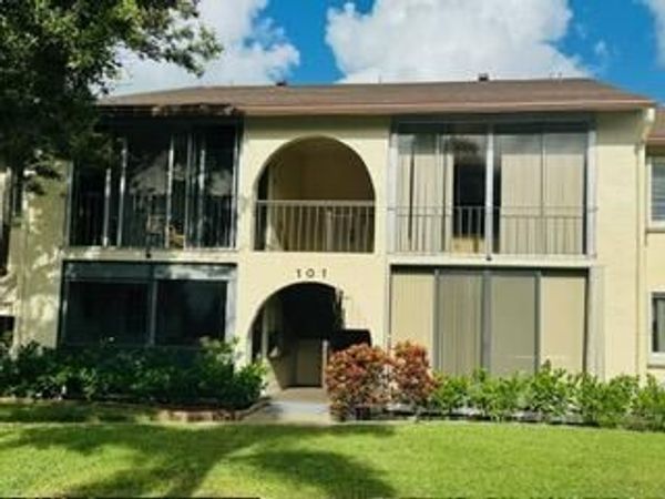 101 LAKE PINE Circle, Unit D-2, Greenacres, FL 33463