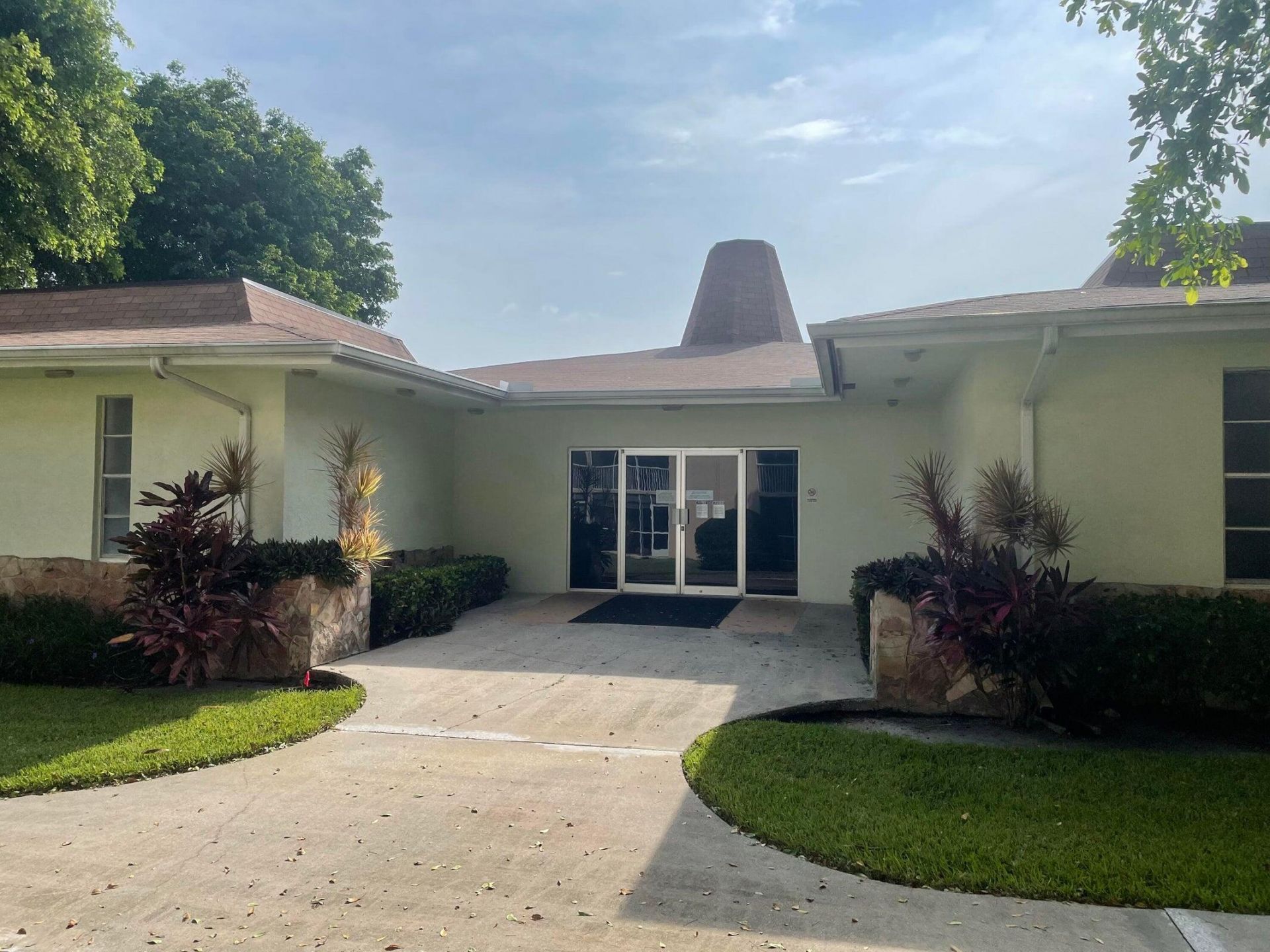 700 Village Green Court, Unit 208, Palm Springs, FL 33461 Photo