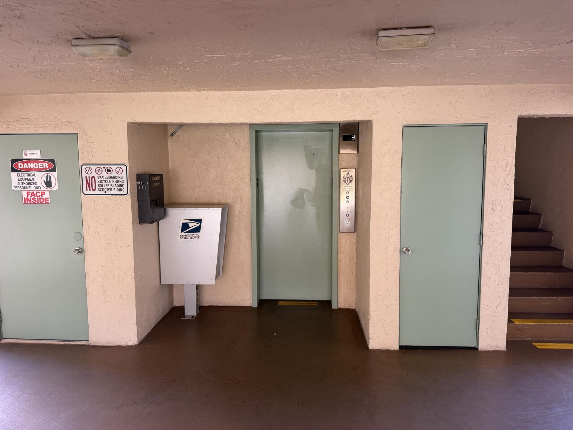700 Village Green Court, Unit 208, Palm Springs, FL 33461 Photo