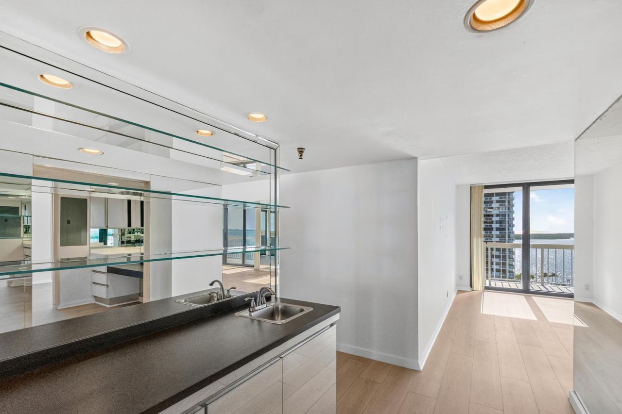 123 Lakeshore Drive, Unit 1543, North Palm Beach, FL 33408 Photo