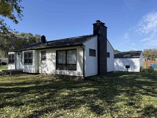 1710 HUNTINGTON , Waterloo, IA 50701