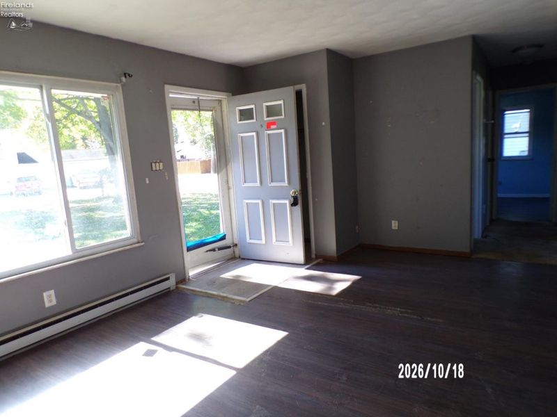 1058 Springwood Drive, Fremont, OH 43420 Photo 2