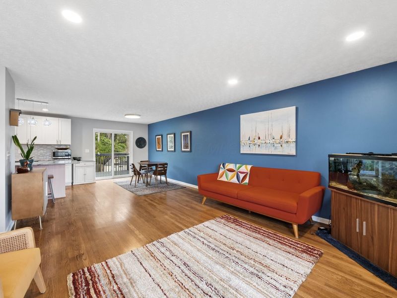 958 Thomas Lane, Columbus, OH 43220 Photo 6