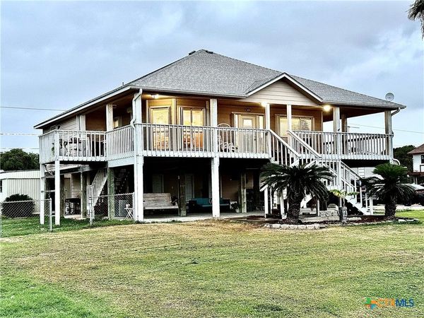 2507 W Bayshore Drive , Palacios, TX 77465