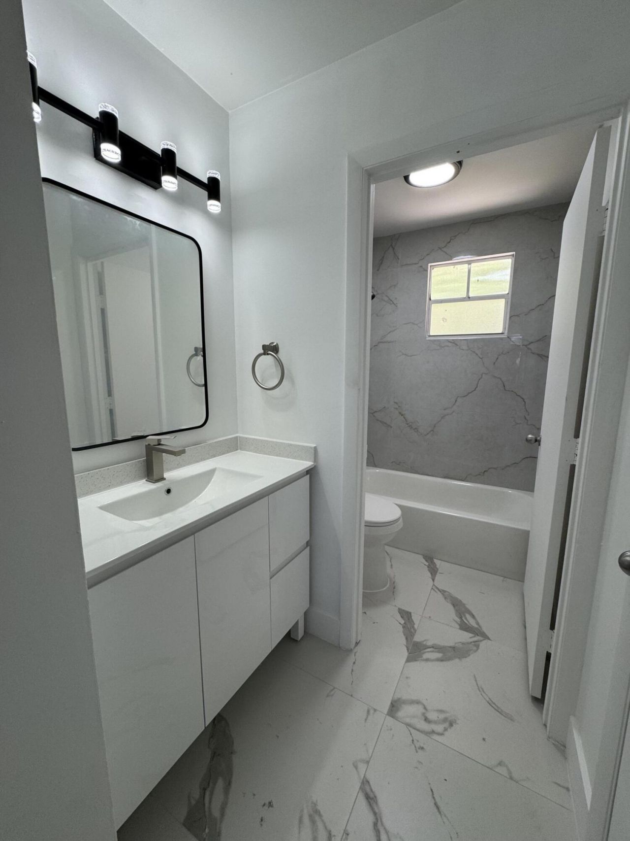 4421 SW 72nd Terrace, Davie, FL 33314 Photo