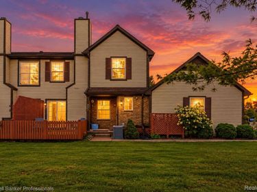 237 Barrington Circle , Orion Township, Mi 48360