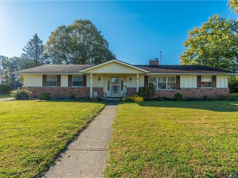 2305 Rebecca Drive, Springfield, OH 45503 Photo 2