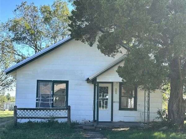 808 S Oak, Holdenville, OK 74848