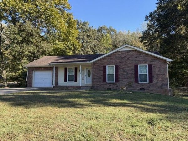 3500 Hunters Rdg , Woodlawn, TN 37191
