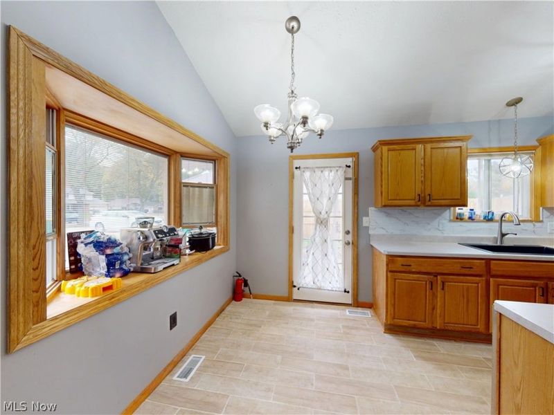 7109 W Jefferson Drive, Mentor, OH 44060 Photo 5