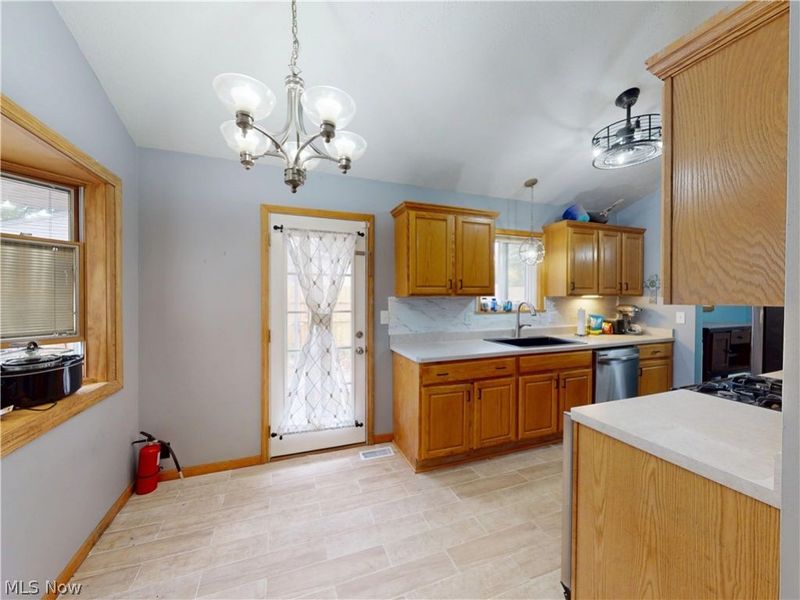 7109 W Jefferson Drive, Mentor, OH 44060 Photo 6