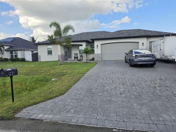 1225 SW 35 Ter., Cape Coral, FL 33914