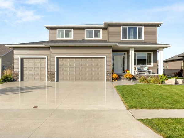3652 Bell Boulevard E, West Fargo, ND 58078