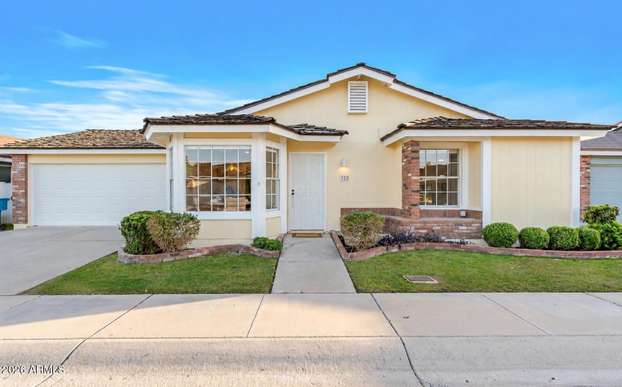 325 E Anderson Avenue, Phoenix, AZ 85022 Main Photo
