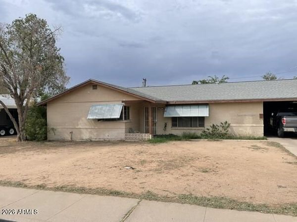 2416 N 39TH Street, Phoenix, AZ 85008