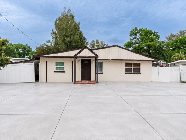 8819 W BROAD STREET , TAMPA, FL 33615