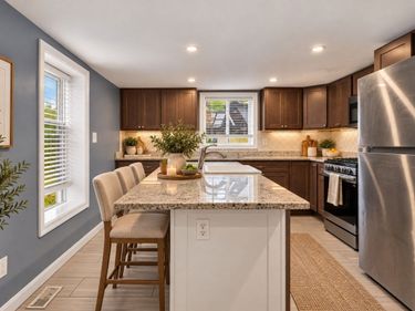 48 Wall, Bridgewater, MA 02324
