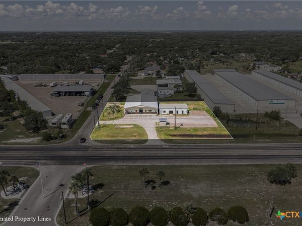 102 Bishop Rd, Rockport, TX 78382