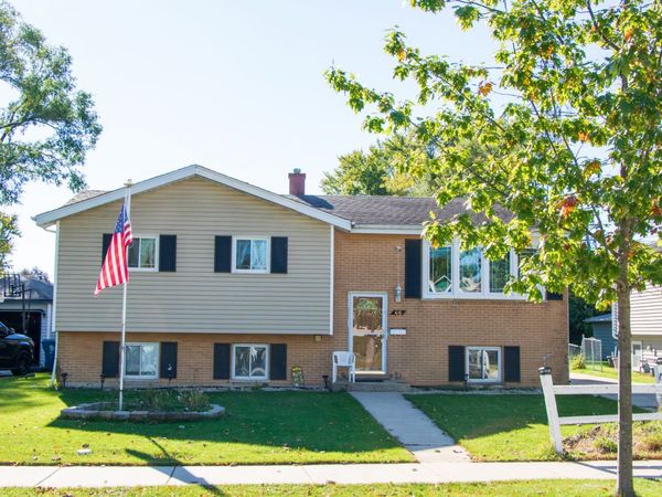 416 S Cherry Hill Drive , Addison, IL 60101