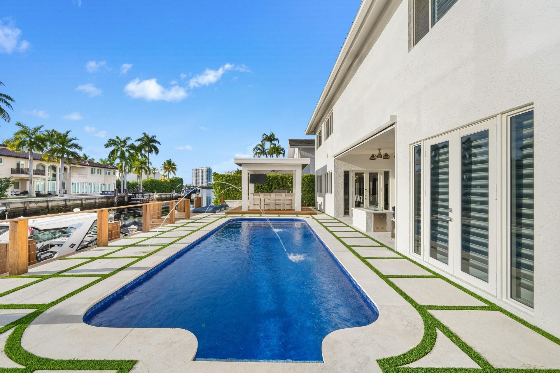 16430 NE 30th Avenue, North Miami Beach, FL 33160 Photo