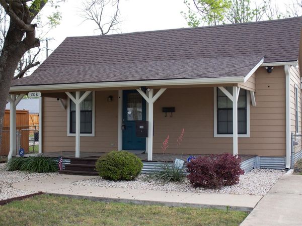 208 Shaw ST, Taylor, TX 76574