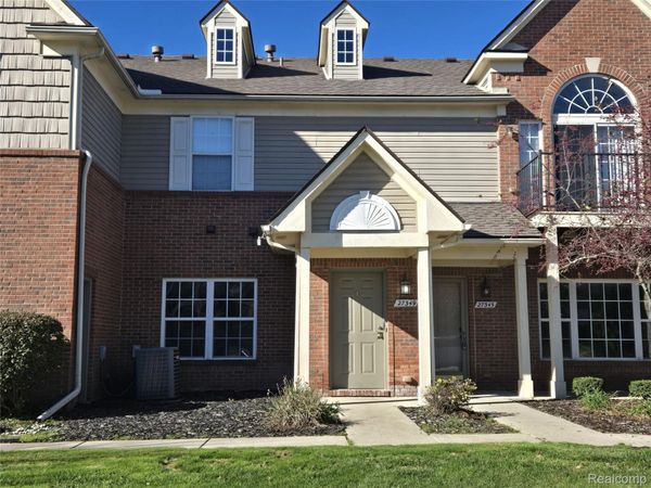 27349 Hidden Oaks Drive , Brownstown Township, Mi 48183