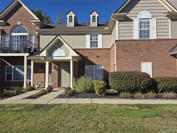 27605 Hidden Oaks Drive , Brownstown Township, Mi 48183