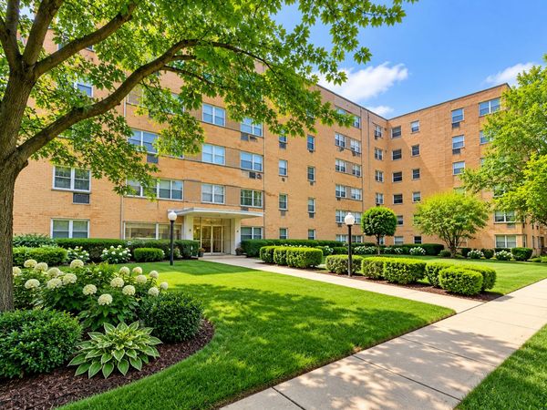 6161 N Hoyne Avenue, Unit 108, Chicago, IL 60659