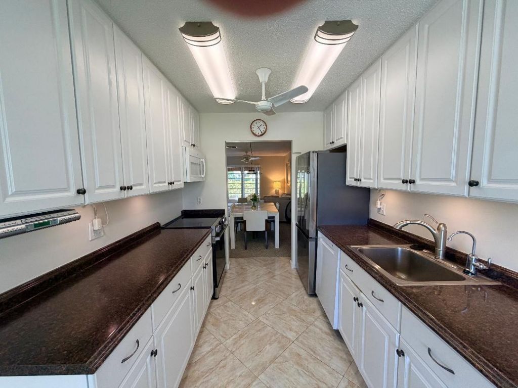2521 Juniper Drive, Unit 11-C, Delray Beach, FL 33445 Photo
