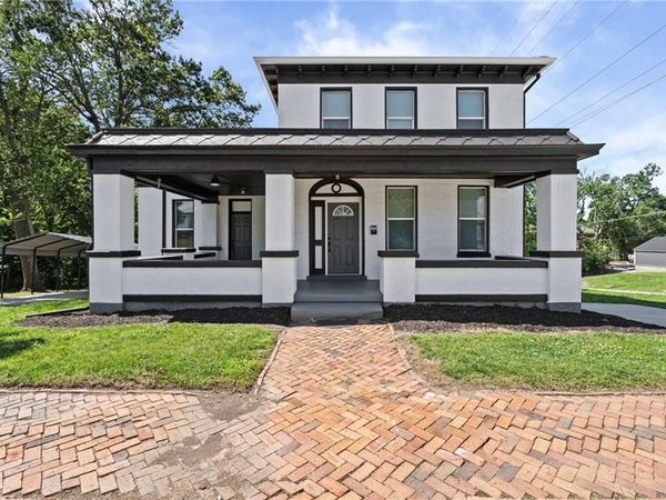 222 W Market Street, Warrensburg, MO 64093