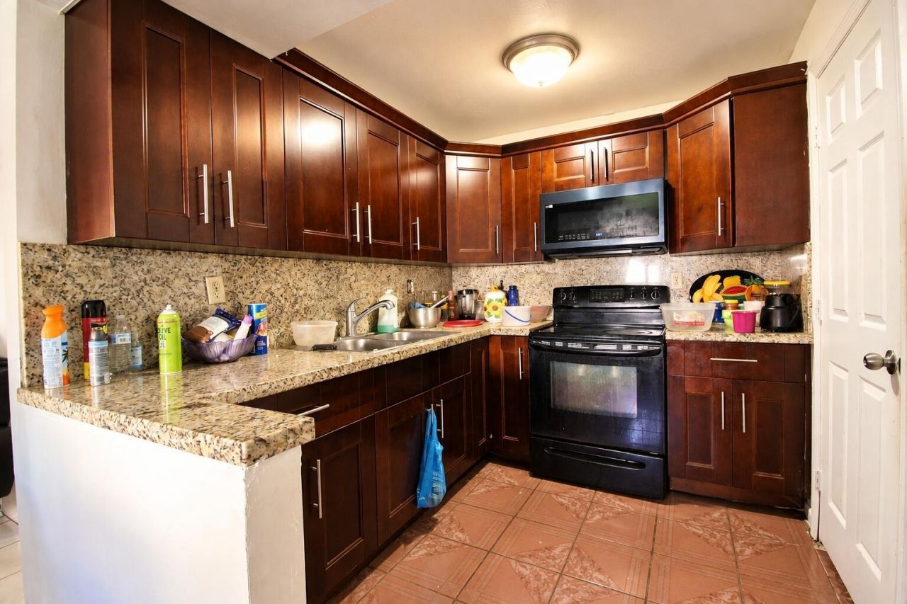 13946 NE 4th Ave C B Avenue, Unit CB, Miami, FL 33161 Photo