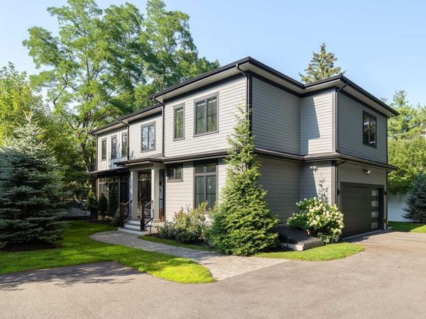 32 Lantern Ln, Wellesley, MA 02481