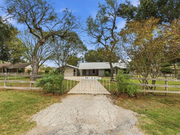 667 Fm 2772, La Vernia, TX 78121