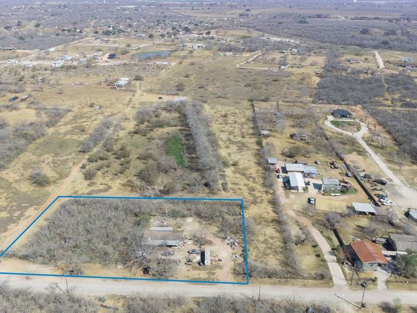 17873 Shady Falls Rd, Elmendorf, TX 78112
