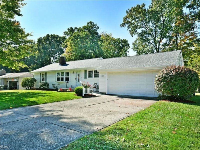 320 Montridge Drive, Canfield, OH 44406 Photo 3
