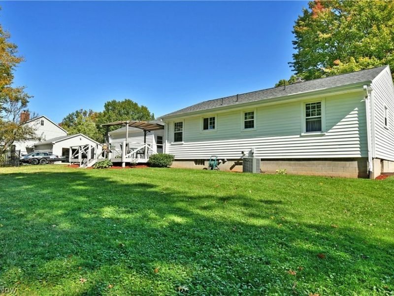 320 Montridge Drive, Canfield, OH 44406 Photo 5