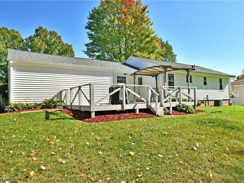 320 Montridge Drive, Canfield, OH 44406 Photo 6