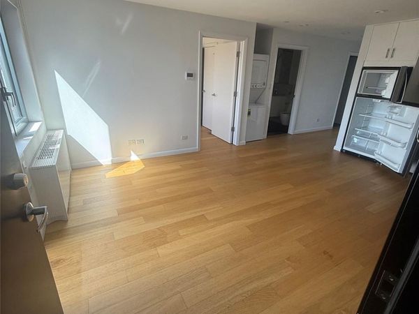 402 E 118th Street, Unit 8B-PH, New York (Manhattan), NY 10035