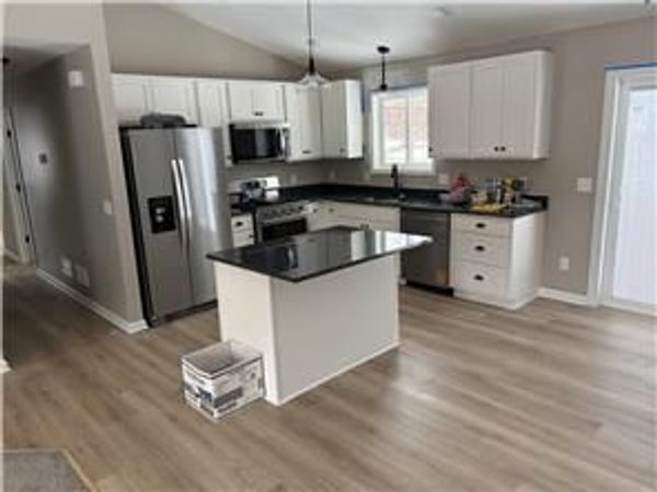 1331 Stillwater Avenue , Saint Paul, MN 55106