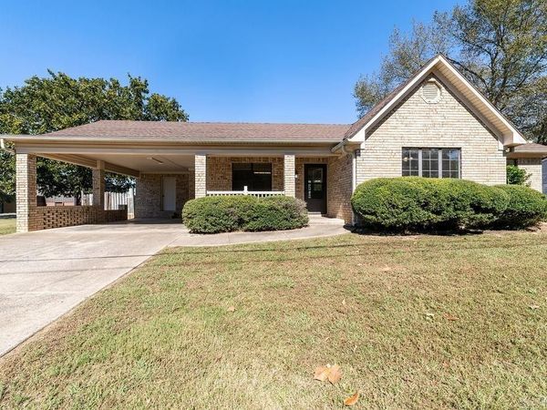 390 Patton Street , Clinton, AR 72031
