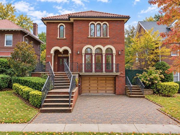 11024 69th Avenue , Forest Hills, NY 11375