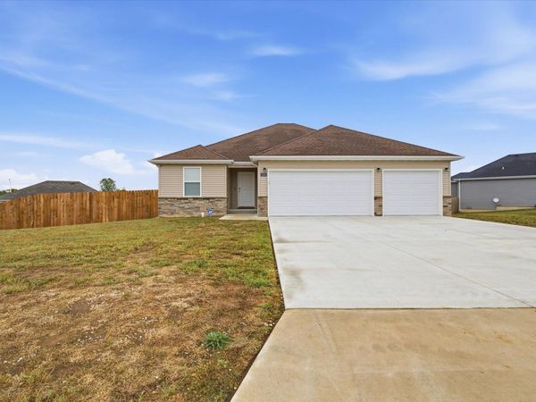 2020 S Faith Court , Bolivar, MO 65613