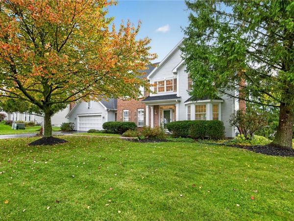 34 Caversham Woods, Pittsford, NY 14534