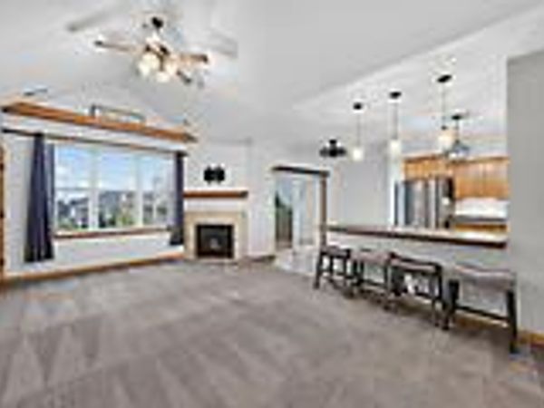 1767 New Port Vista Dr, Grafton, WI 53024