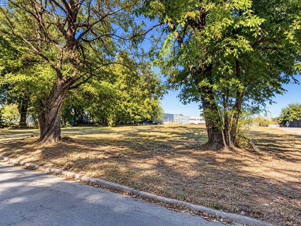 N Troost Avenue , Tulsa, OK 74106