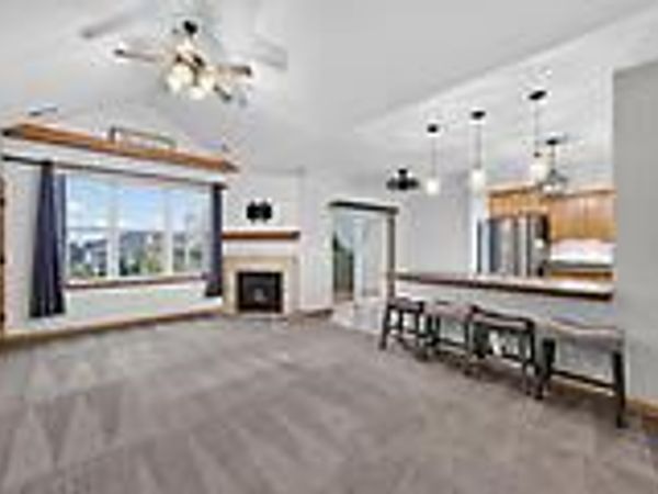 1767 New Port Vista DRIVE, Grafton, WI 53024