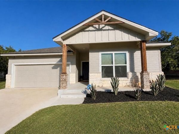 105 Elm Lane , Gatesville, TX 76528