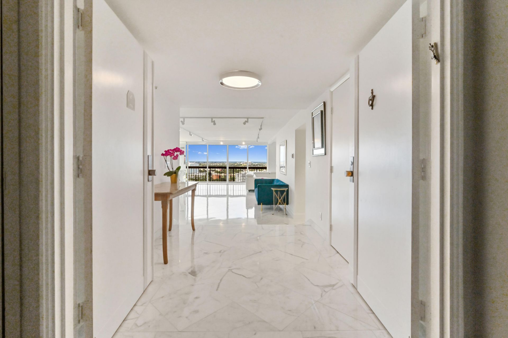 1900 Consulate Place, Unit 1704, West Palm Beach, FL 33401 Photo