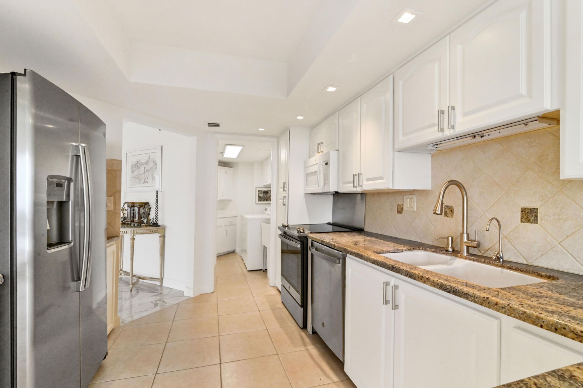 1900 Consulate Place, Unit 1704, West Palm Beach, FL 33401 Photo